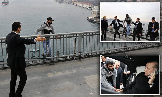 Presiden Turki Gagalkan Upaya Warganya Bunuh Diri di Jembatan Bosphorus